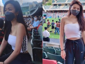 【BTC365币投】球場觀眾席驚見「香肩雪乳正妹」,超火辣美胸翹臀小蠻腰,網友:快來看球