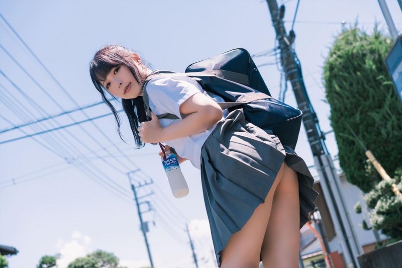 【BTC365币投】大尺度Coser「りずな」拍照完全不怕走光　偷窺視角「無防備露胖次」畫面超邪惡