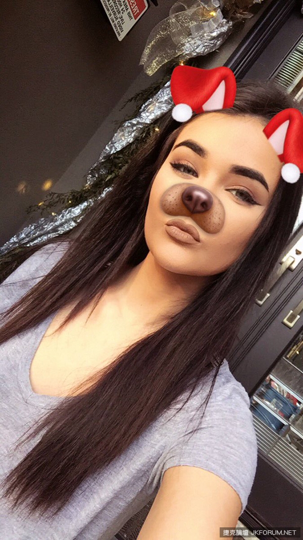 【BTC365币投】比主角更搶戲，她把「性感自拍照」一上傳就成為熱搜關鍵字的理由竟然是？！