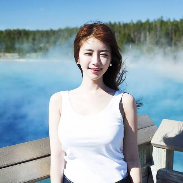 【BTC365币投】渾圓飽滿！J奶網路主播「事業線爆炸深」　傲人奶球曝光太吸睛了！