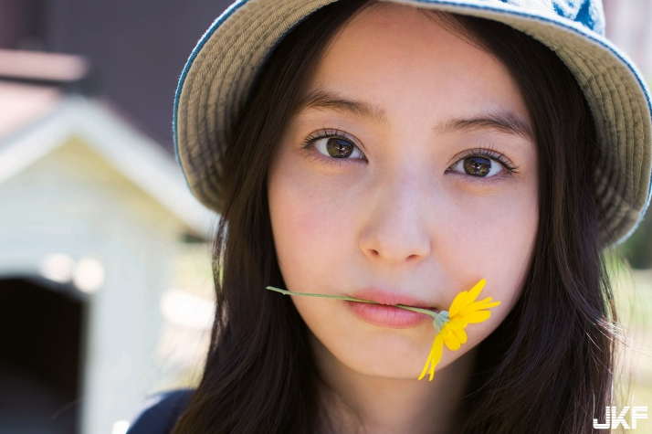【BTC365币投】佐佐木希突破尺度出新寫真集 「男友視角」清新入浴照讓你遐想無限!