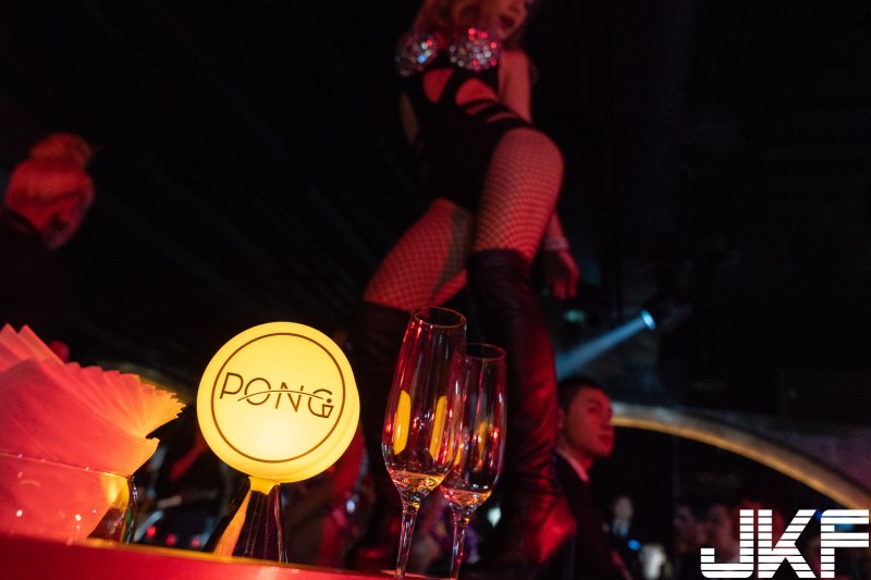 【BTC365币投】嗨到不想回家！JKF X PONG Taipei 豪乳轟炸，女郎、舞團貼身互動讓人心跳加速！